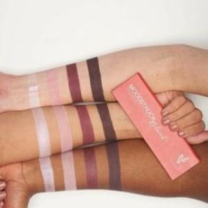 Younique Moodstruck Beloved Eyeshadow Palette